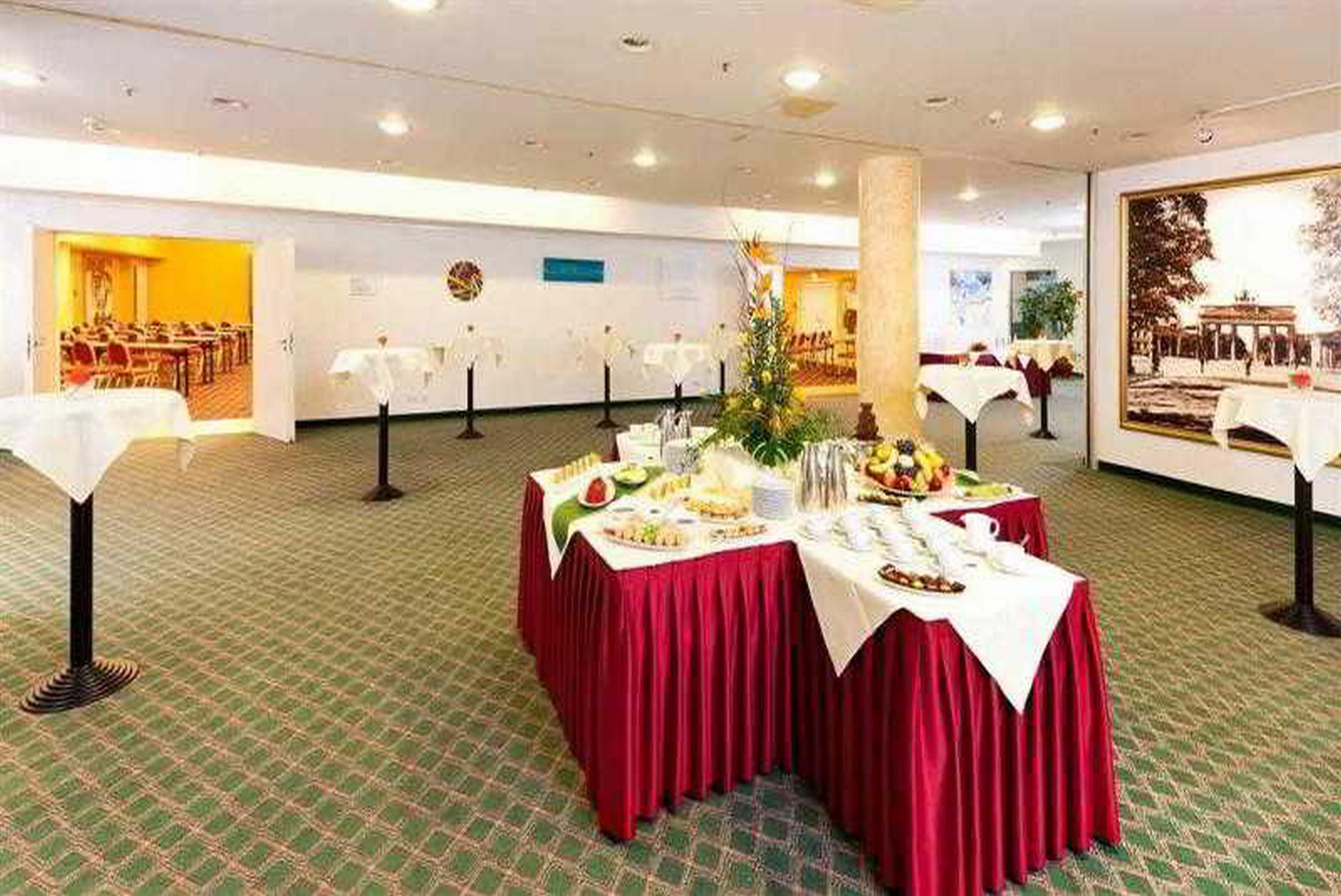 โรงแรมเมอร์เคียว เบอร์ลิน เทมเพลฮอฟ แอร์พอร์ต ภายนอก รูปภาพ